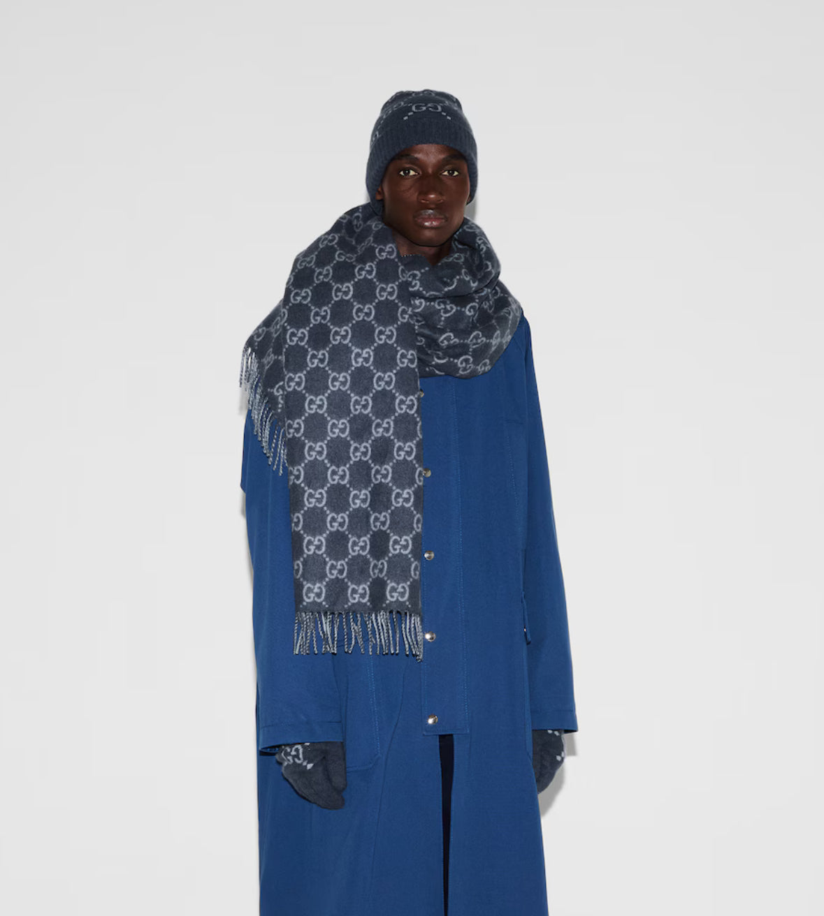 Bonnet et Ăcharpe en jacquard de cachemire GG bleu marine et bleu clair