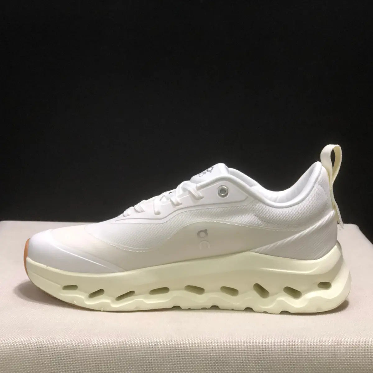 On Cloud × Loewe — Cloudtilt White Crème — photo 4