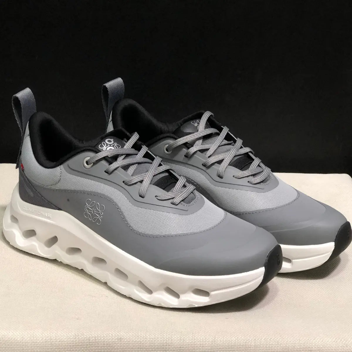 On Cloud × Loewe — Cloudtilt Gris — photo 2