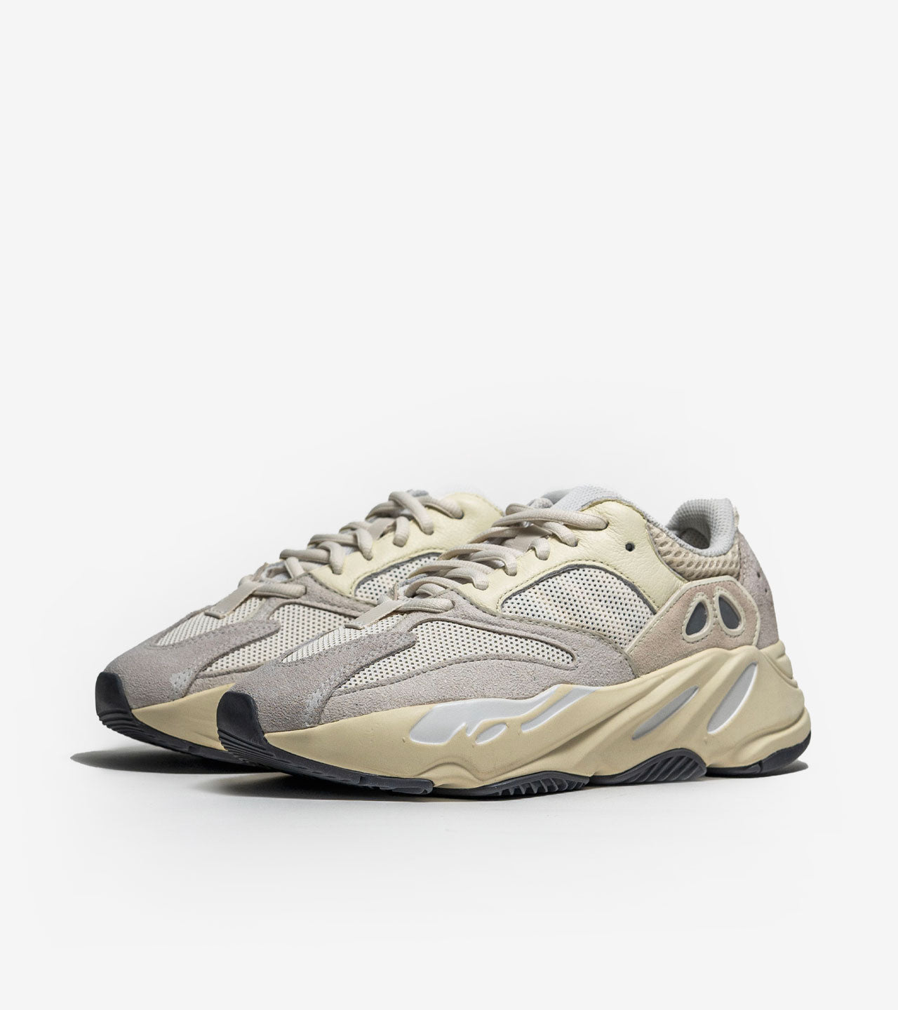 adidas Yeezy Boost 700 Analog — photo 2