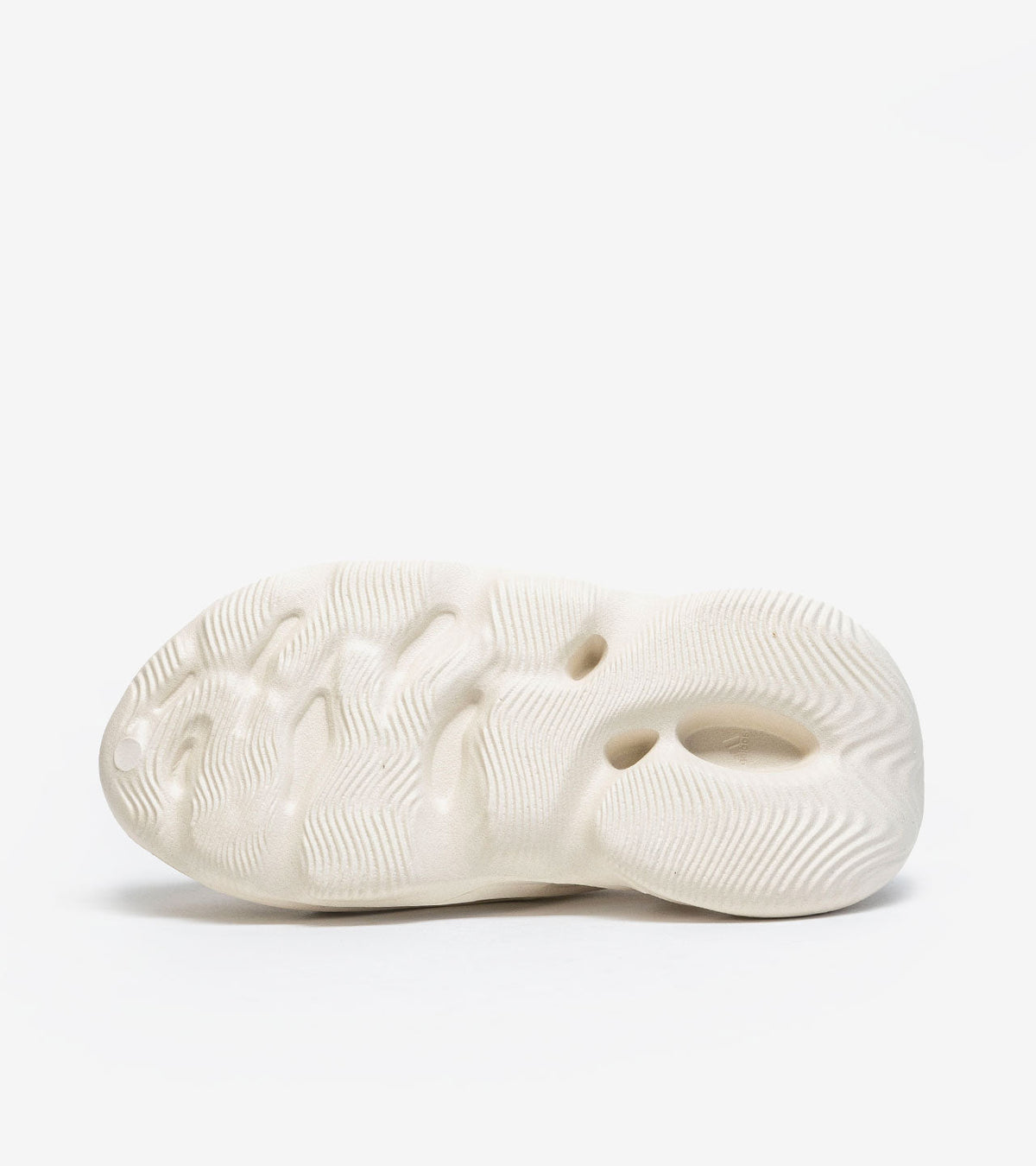 adidas Yeezy Foam RNNR Sand — photo 4