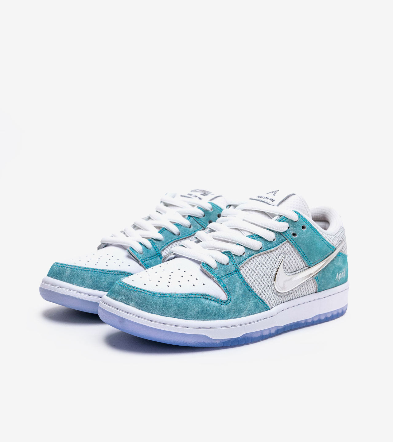 Nike SB Dunk Low April Skateboards — photo 2