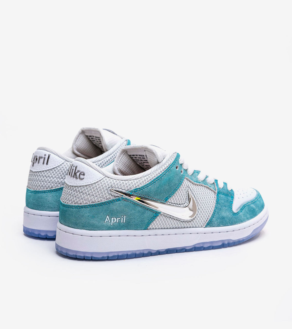 Nike SB Dunk Low April Skateboards — photo 3