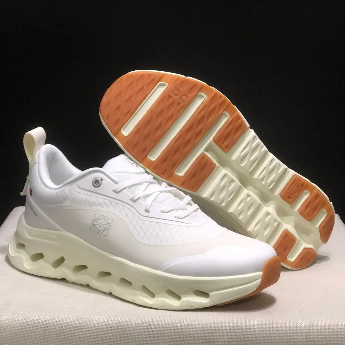 On Cloud × Loewe — Cloudtilt White Crème — photo 5