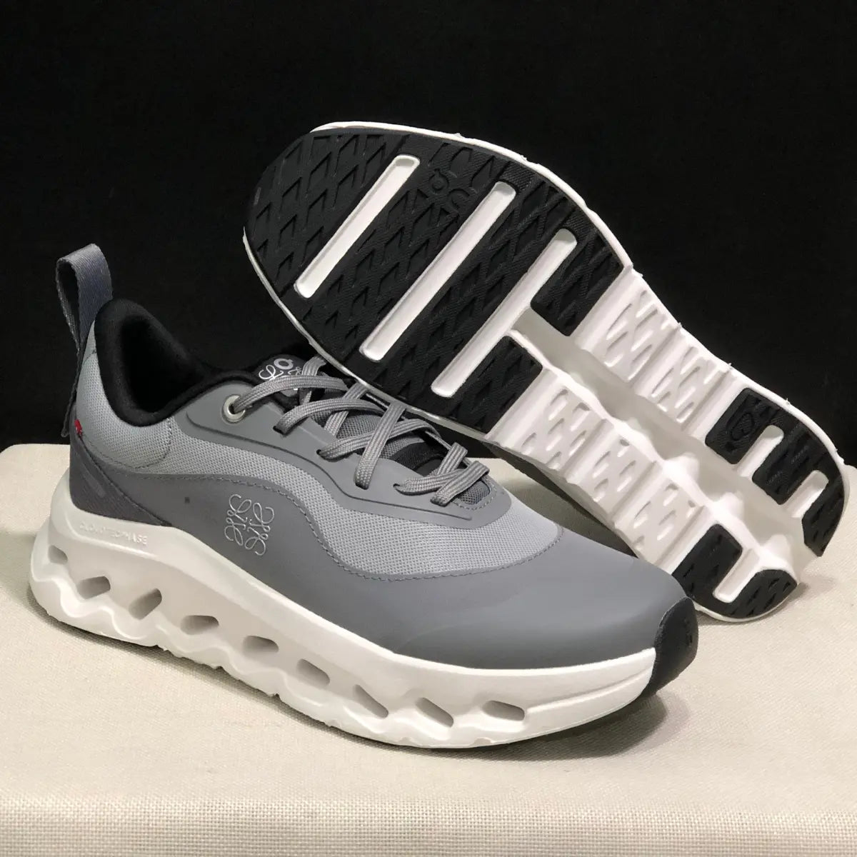 On Cloud × Loewe — Cloudtilt Gris — photo 5