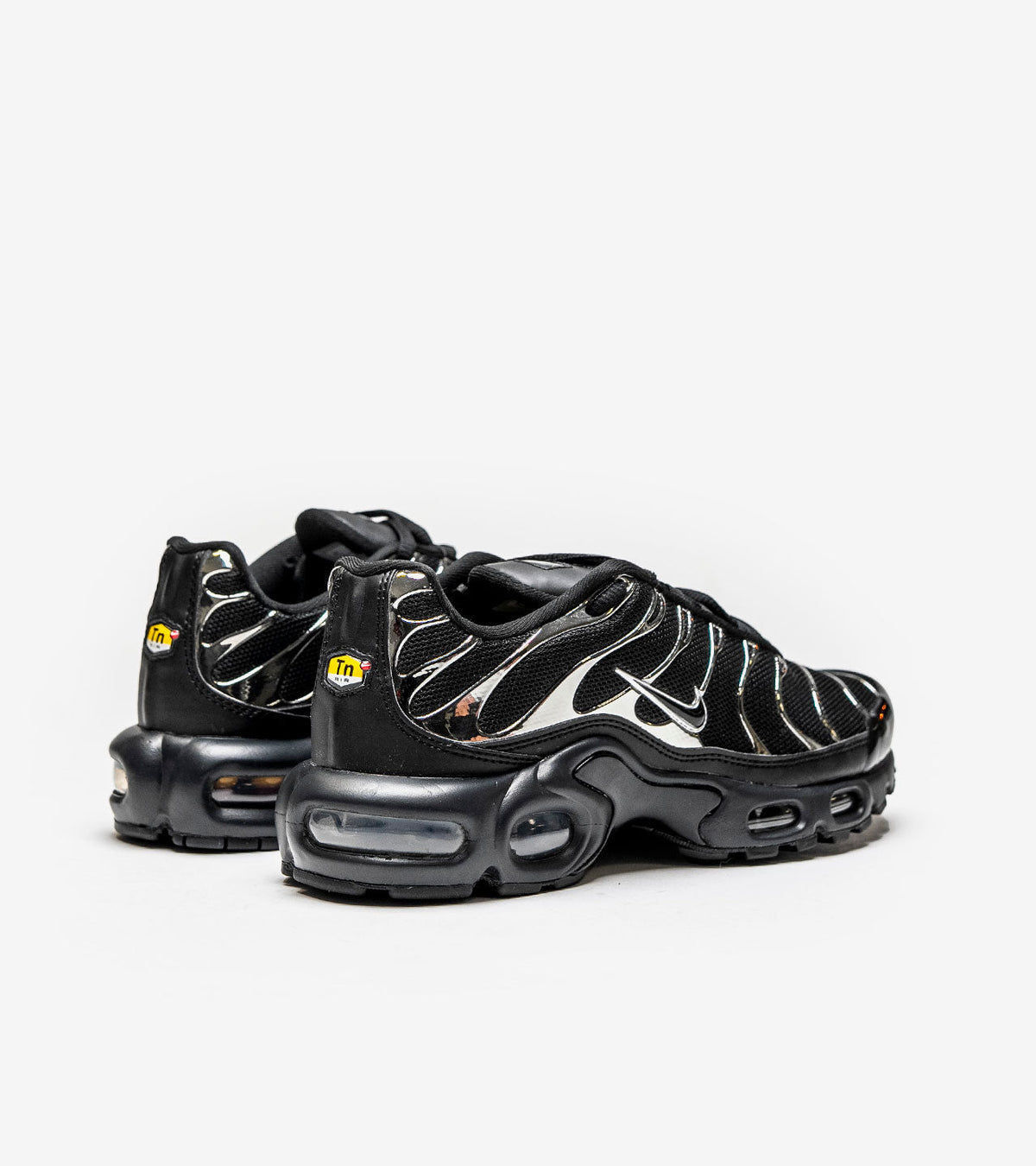 Nike Air Max Plus SE Black Chrome (Women's) — photo 3