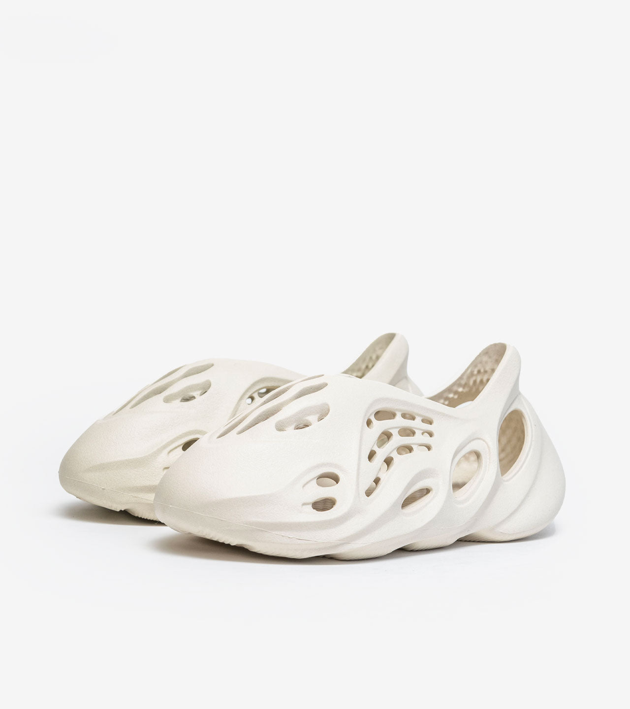 adidas Yeezy Foam RNNR Sand — photo 2