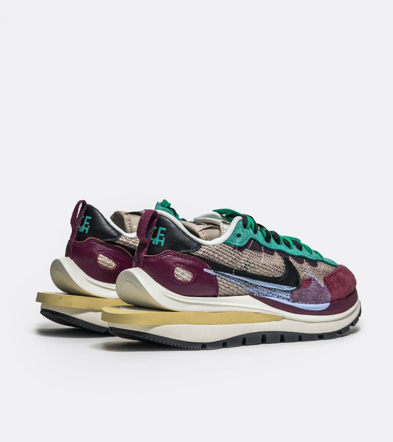 Nike Vaporwaffle sacai Villain Red Neptune Green — photo 3