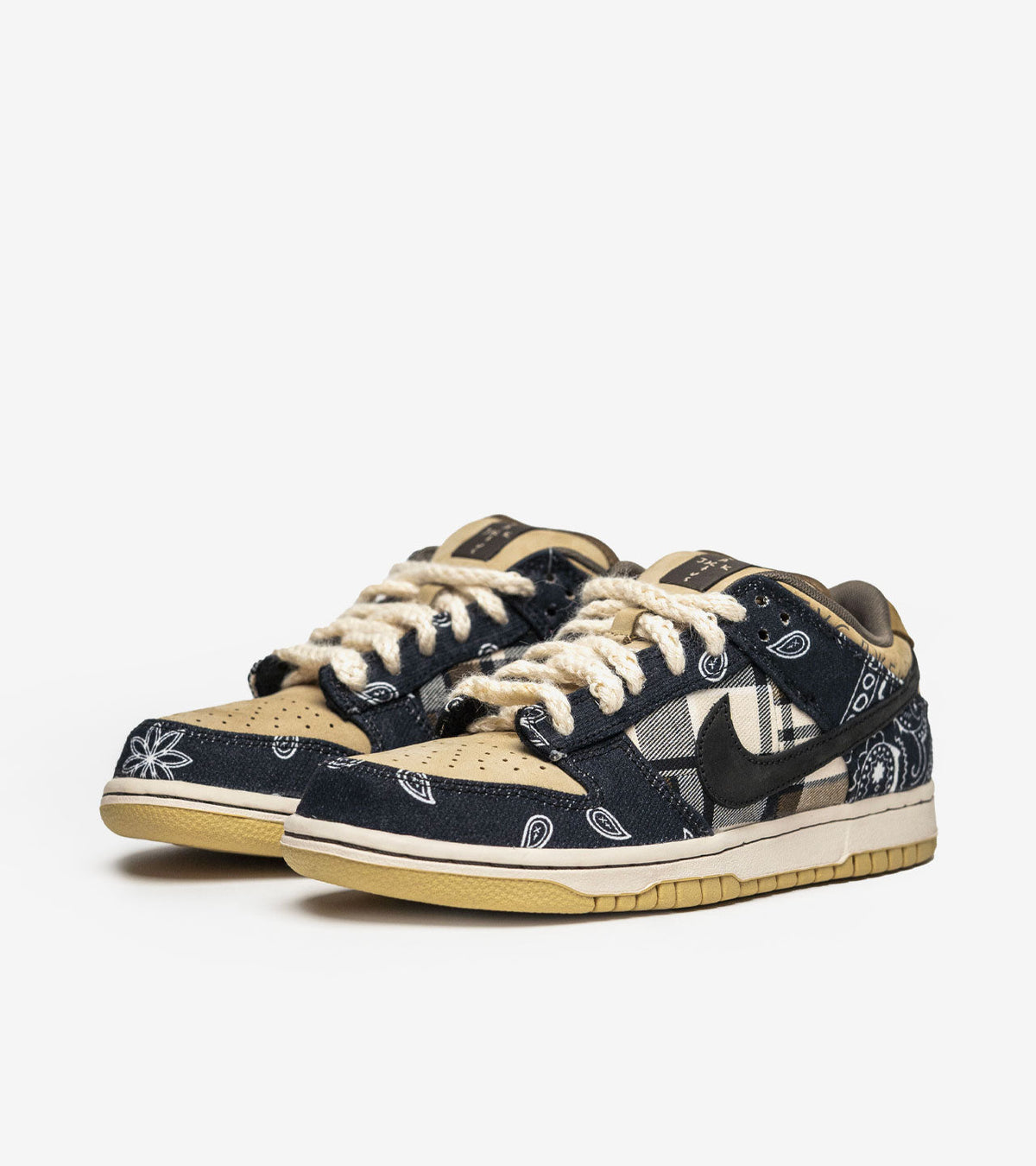 NIKE SB DUNK LOW TRAVIS SCOTT — photo 2