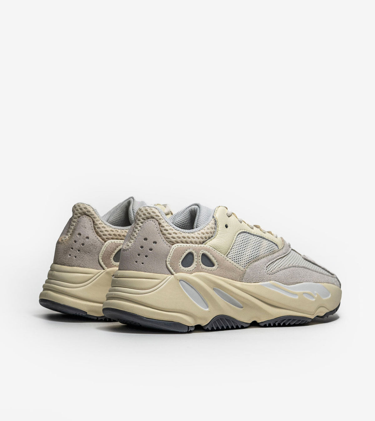 adidas Yeezy Boost 700 Analog — photo 3