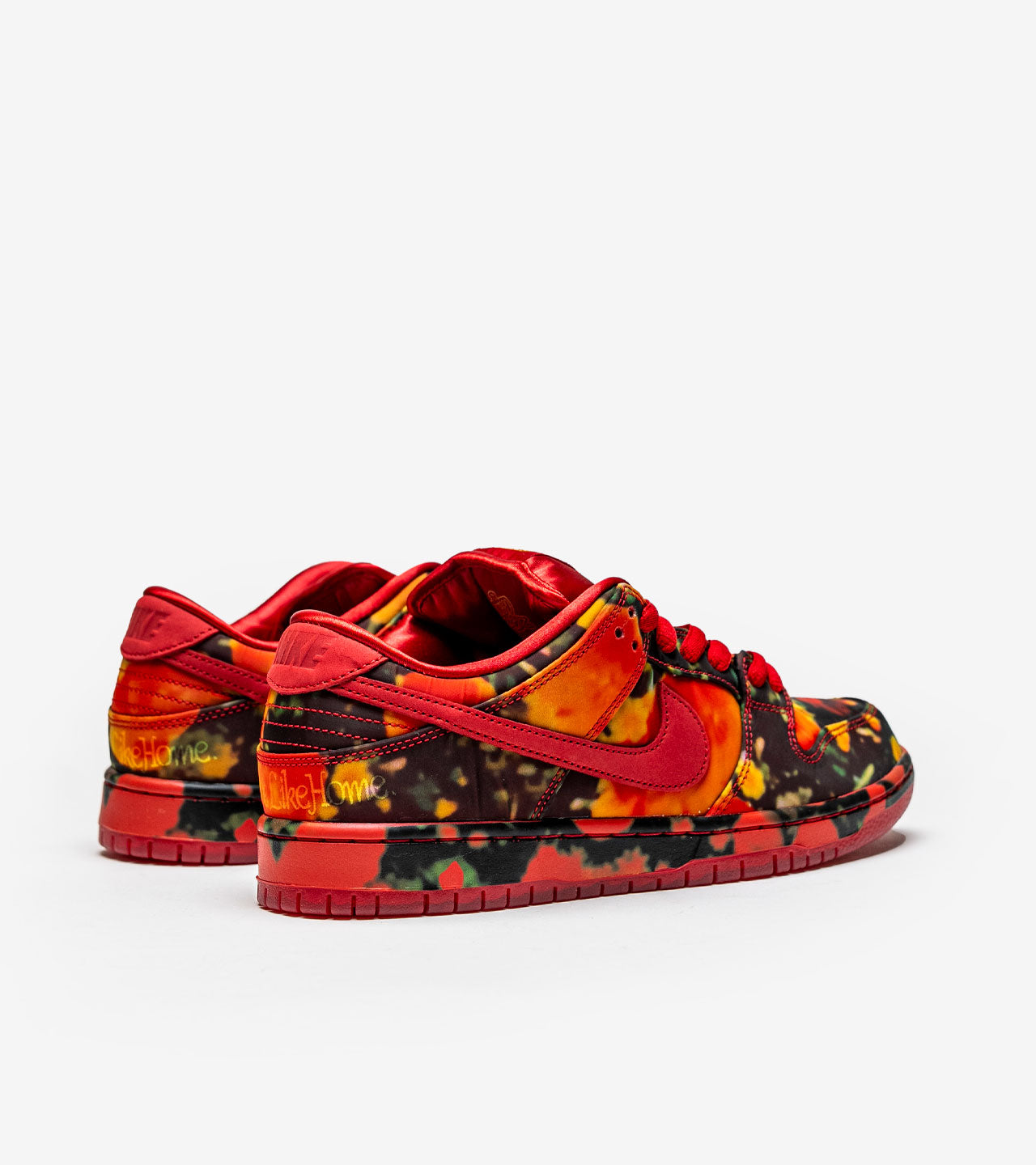Nike SB Dunk Low The Wizard of Oz Poppy Field — photo 3