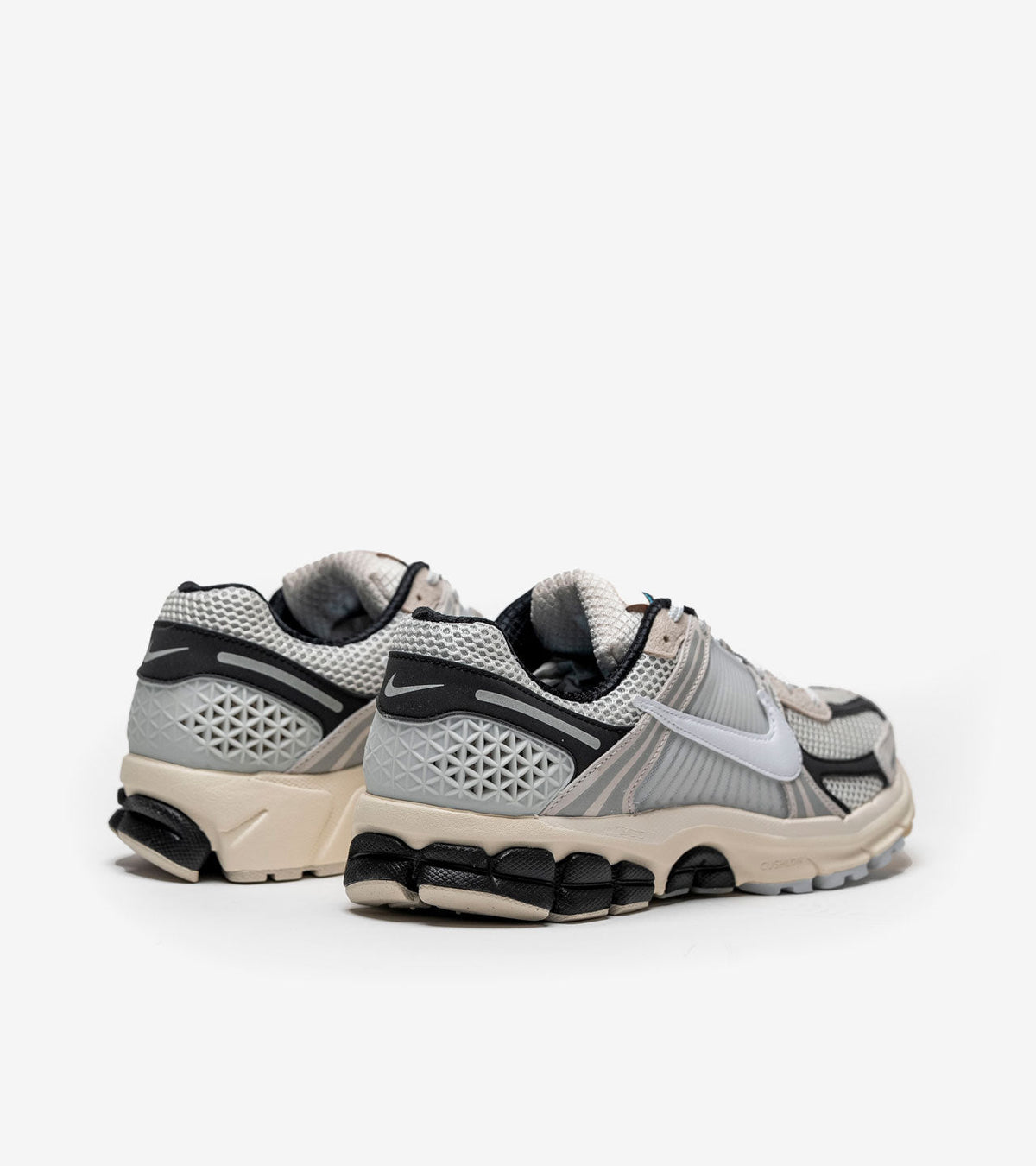 Nike Zoom Vomero 5 Supersonic Light Bone Black — photo 3